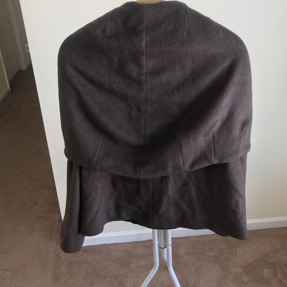 Coat - Picture 7 of 8